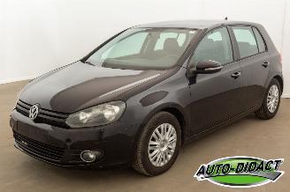 uszkodzony samochody osobowe Volkswagen Golf 1.6 TDI BlueMotion Leder Navi 2011/12