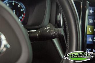 Volvo Xc-60 2.0 B4 Automaat Leder Navi Motorschade Momentum Business picture 19