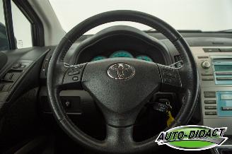Toyota Verso 1.8 VVT-i Sol Clima picture 5