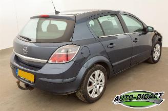 Opel Astra 1.6 Cosmo Navi Stoelverwarming Leder picture 4