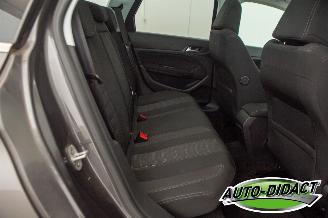 Peugeot 308 1.2 PureTech Navi Clima Camera Blue Lease Premium picture 26