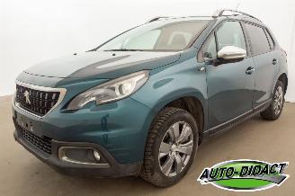 skadebil auto Peugeot 2008 1.2 Access Clima Navi 2017/4