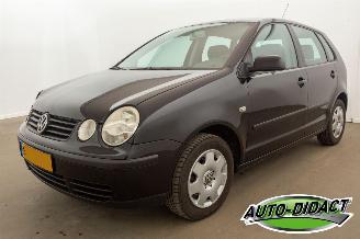krockskadad bil auto Volkswagen Polo 1.4-16V Airco 2003/1