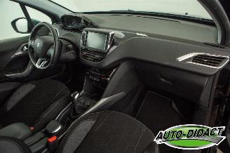 Peugeot 2008 1.2 Access Clima Navi picture 21