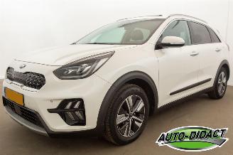 skadebil auto Kia Niro 1.6 GDi Hybrid Automaat Elek Dak Navi Camera ExecutiveLine 2020/10