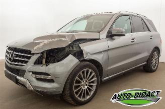 skadebil auto Mercedes M-klasse ML250 4Matic Automaat Navi Leder Clima BlueTEC 2013/6