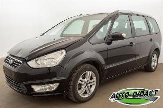 krockskadad bil auto Ford Galaxy 2.0 Clima Navi 7p Trendline 2013/9