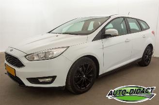 skadebil auto Ford Focus 1.0 Clima Navi MOTORSCHADE Lease Edition 2017/10