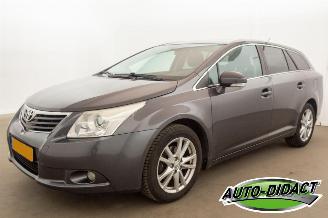 Damaged car Toyota Avensis 1.8 VVTi Clima Navi Camera Business 2011/1