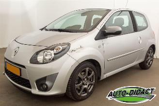 Damaged car Renault Twingo 1.5 dCi Airco 109.095 km NAP Night & Day 2011/10