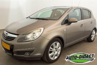 Schadeauto Opel Corsa 1.4-16V Airco \\\\\\\'111\\\\\\\' Edition 2010/6