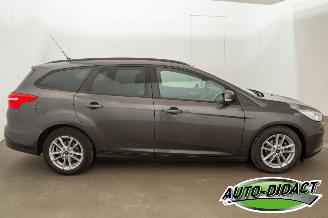 Ford Focus 1.0 Trend Automaat Motorschade Navi Airco picture 38