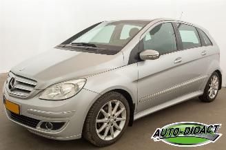 skadebil auto Mercedes B-klasse 180 CDI Automaat Navi Airco 2008/1