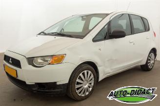 Coche accidentado Mitsubishi Colt 1.1 Edition One Airco 2010/9