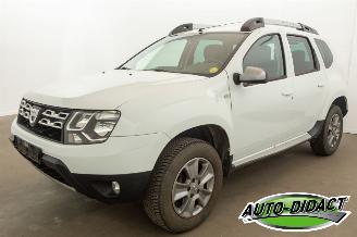krockskadad bil auto Dacia Duster 1.5 dCi Navi Camera Airco Leder Prestige 2016/3