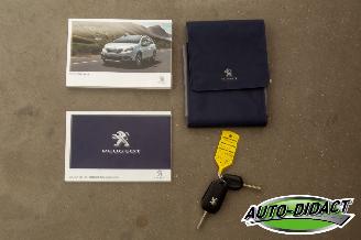 Peugeot 2008 1.2 60kW Navi Clima Access picture 27