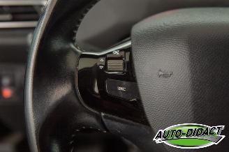 Peugeot 308 1.2 Style Clima Navi picture 14