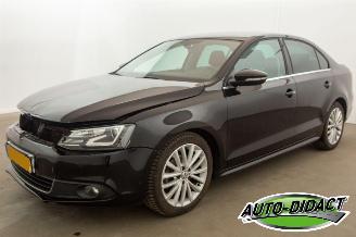 Schadeauto Volkswagen Jetta 1.4 TSI Hybrid 110 kW Automaat Clima Navi Highline 2013/4