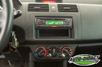 Suzuki Swift 1.3 Cool  Airco picture 12