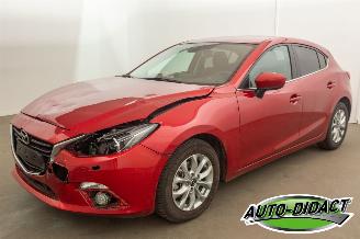 Damaged car Mazda 3 2.0 SKYACTIVE-G 165 2016/7
