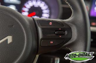 Kia Picanto 1.0 49kW Automaat 12.435 km Navi Camera Airco picture 17