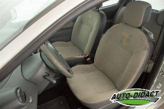 Renault Twingo 1.2-16V Airco Authentique picture 21