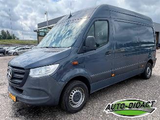 krockskadad bil bedrijf Mercedes eSprinter 312 85kW 60.951 km Airco 2021/7