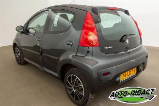 Peugeot 107 1.0-12V Airco Sublime picture 3
