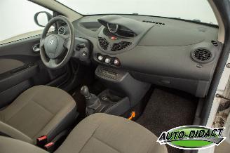 Renault Twingo 1.2-16V Airco 72.428 km NAP 1e eigenaar Authentique picture 17