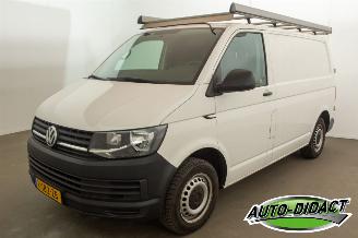 skadebil bedrijf Volkswagen Transporter 2.0 TDI 75kW Airco L1H1 2019/4