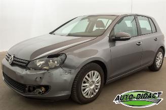 Schadeauto Volkswagen Golf 1.6 TDI 77kW Clima BlueMotion 2011/9
