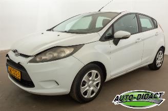 uszkodzony samochody osobowe Ford Fiesta 1.25 Airco Trend 2012/1