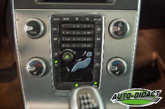 Volvo V-60 2.0 D3 Navi Summum picture 10