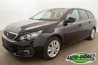 skadebil auto Peugeot 308 1.2 PureTech Navi Pano Blue Lease Executive Id	174281 2018/11