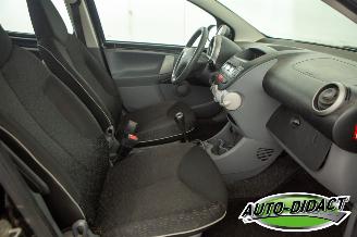 Peugeot 107 1.0-12V XS Airco picture 13