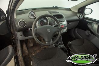 Peugeot 107 1.0-12V XS Airco picture 6