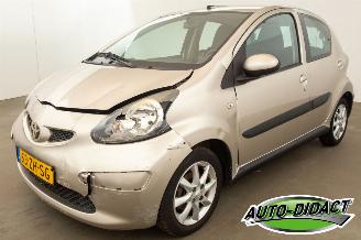 uszkodzony samochody osobowe Toyota Aygo 1.0-12V Airco 2008/3