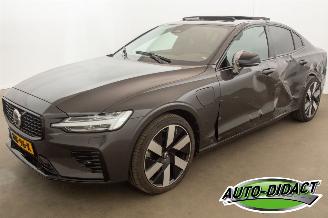 damaged passenger cars Volvo S-60 2.0 T6 AWD R-Design Pano Recharge Plug-in Hybrid 2024/6