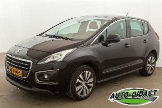 Schadeauto Peugeot 3008 1.6 HDi Navi Clima Blue Lease 2015/2