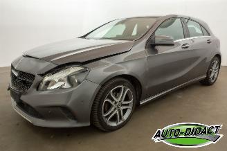 Schadeauto Mercedes A-klasse A180d Automaat Navi Camera Airco 2017/5