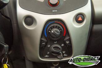 Peugeot 108 1.0 VTi Active Top picture 29