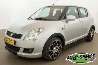 skadebil auto Suzuki Swift 1.3 Clima Bandit 2008/9