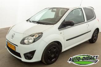 skadebil auto Renault Twingo 1.2-16V Airco Collection 2011/10