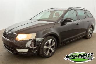 skadebil auto Skoda Octavia 1.6 TDI Navi Clima Greentec Ambition 2016/8