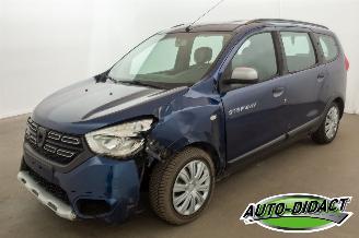 skadebil auto Dacia Lodgy Stepway 1.5 dCi 7p. Navi Camera Airco Explorer 2017/7