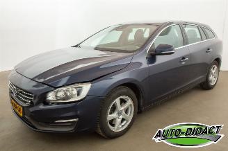 Schadeauto Volvo V-60 1.6 T3 Automaat Navi Clima Momentum 2015/5