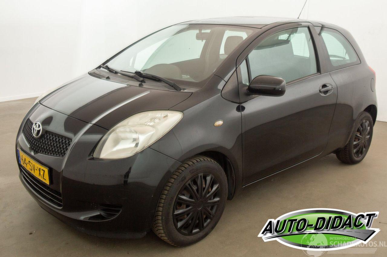 Toyota Yaris 1.3 VVT-i Airco Sol