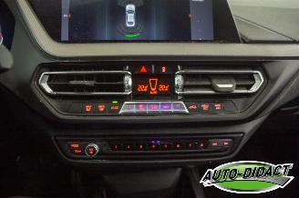 BMW 2-serie 218i Automaat Digi Dash Navi M Sport picture 10