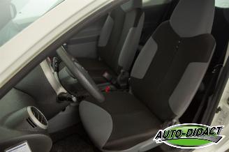 Peugeot 107 1.0-12V Airco picture 19