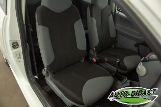 Peugeot 107 1.0-12V Airco picture 15